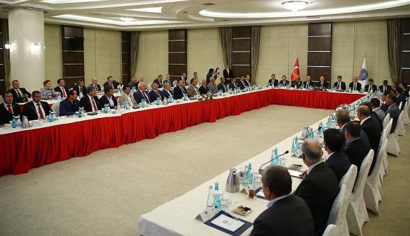 İçişleri Bakanı Soylu 'köy korucubaşıları' ile bir araya geldi