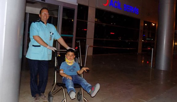 Kamyonetin lastiği patladı: 2 çocuk 7 yaralı