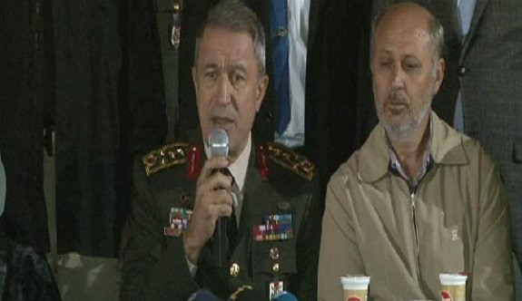 Orgeneral Akar'dan şehit evine taziye ziyareti