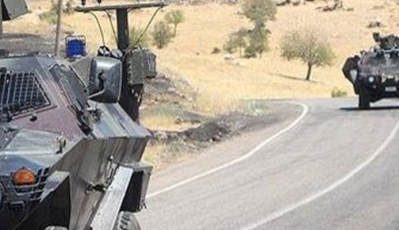 PKK'lı teröristler, uluslararası karayoluna ses bombası attı
