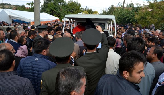 Şehit astsubay Bayram Kara, son yolculuğuna uğurlandı