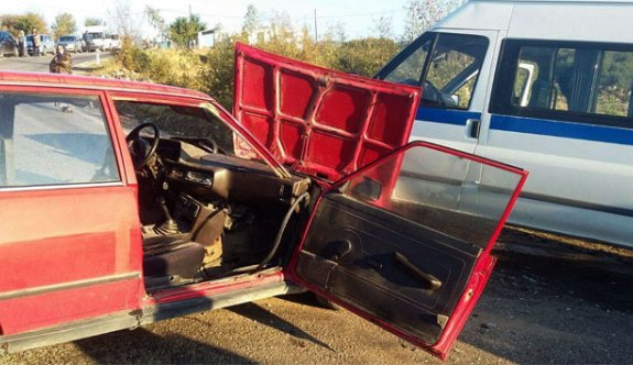 Tarım işçilerini taşıyan minibüs kaza yaptı: 9 yaralı