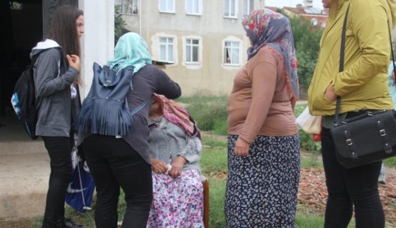 Yaşlı kadın polisi ve itfaiyeyi alarma geçirdi