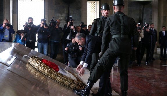 19 Mayıs törenleri Bakan Kılıç'ın Anıtkabir ziyareti ile başladı