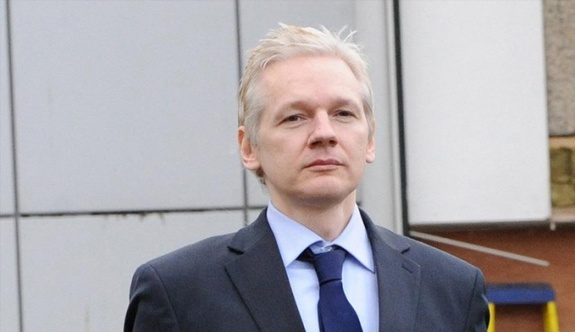 Assange hakkındaki tecavüz suçlaması düşürüldü