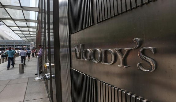 Moody's, Azerbaycan'ın kredi notunu değerlendirmeye aldı