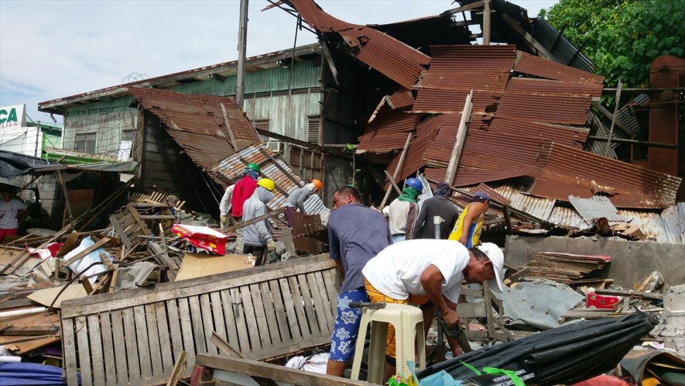 Filipinlerde 6.8 büyüklüğünde deprem Filipinlerde 6.8 büyüklüğünde deprem
