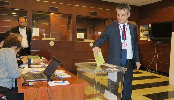 Kazakistan'da yaşayan Türkler sandık başında