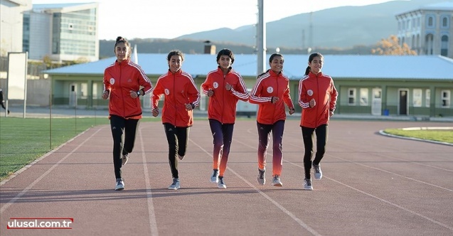 Bingöllü öğretmen kızları eğitime ve atletizme kazandırdı