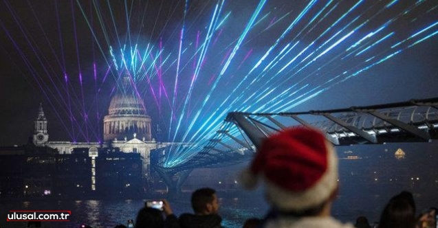 Dünya 2022'yi böyle karşıladı