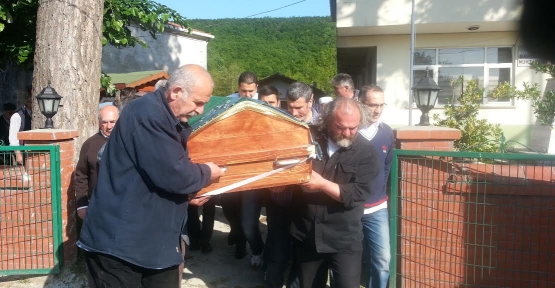 Akif Şenoğlu annesini kaybetti