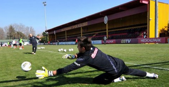 Galatasaray'a Muslera müjdesi!