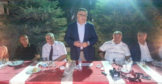 Gazze ağlarken biz gülemeyiz