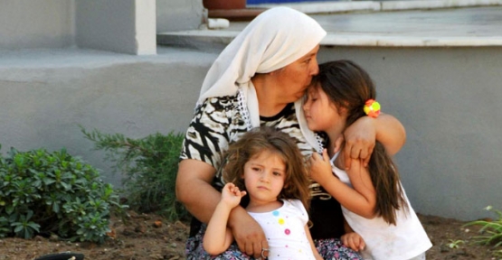 Torunlarını yanmaktan kurtardı