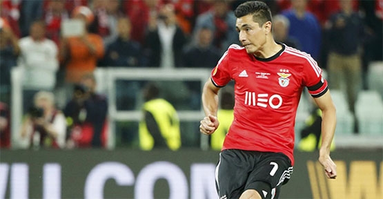 Trabzonspor Cardozo'yu borsaya bildirdi
