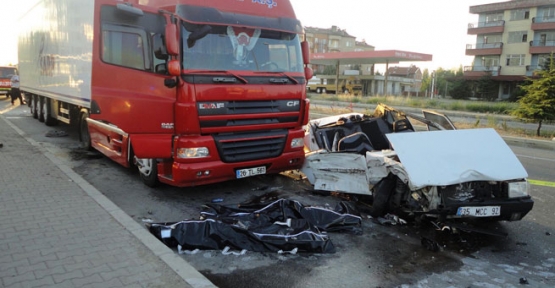 Uşak'ta feci kaza: 4 ölü, 2 yaralı
